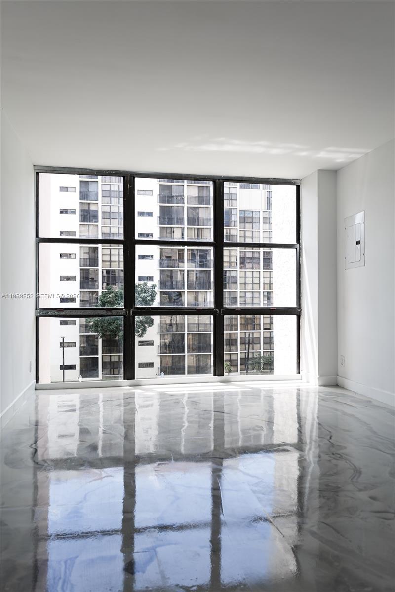 PLAZA OF AMERICAS CONDO P - Residential