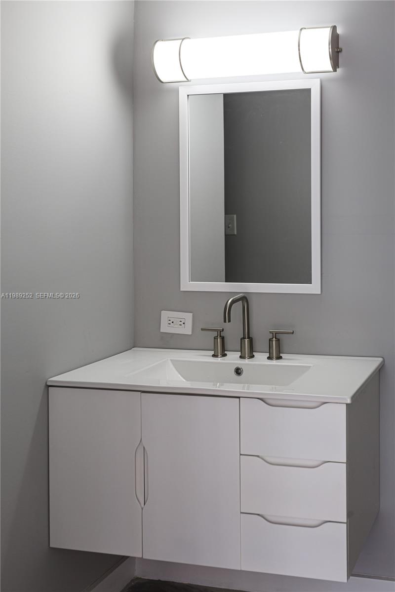 PLAZA OF AMERICAS CONDO P - Residential