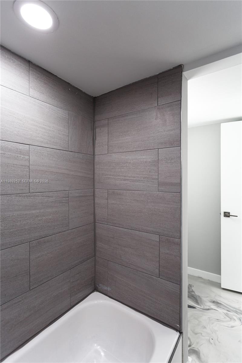 PLAZA OF AMERICAS CONDO P - Residential