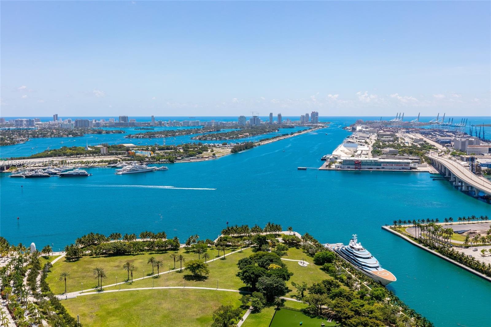 ONE THOUSAND MUSEUM CONDO - Residential