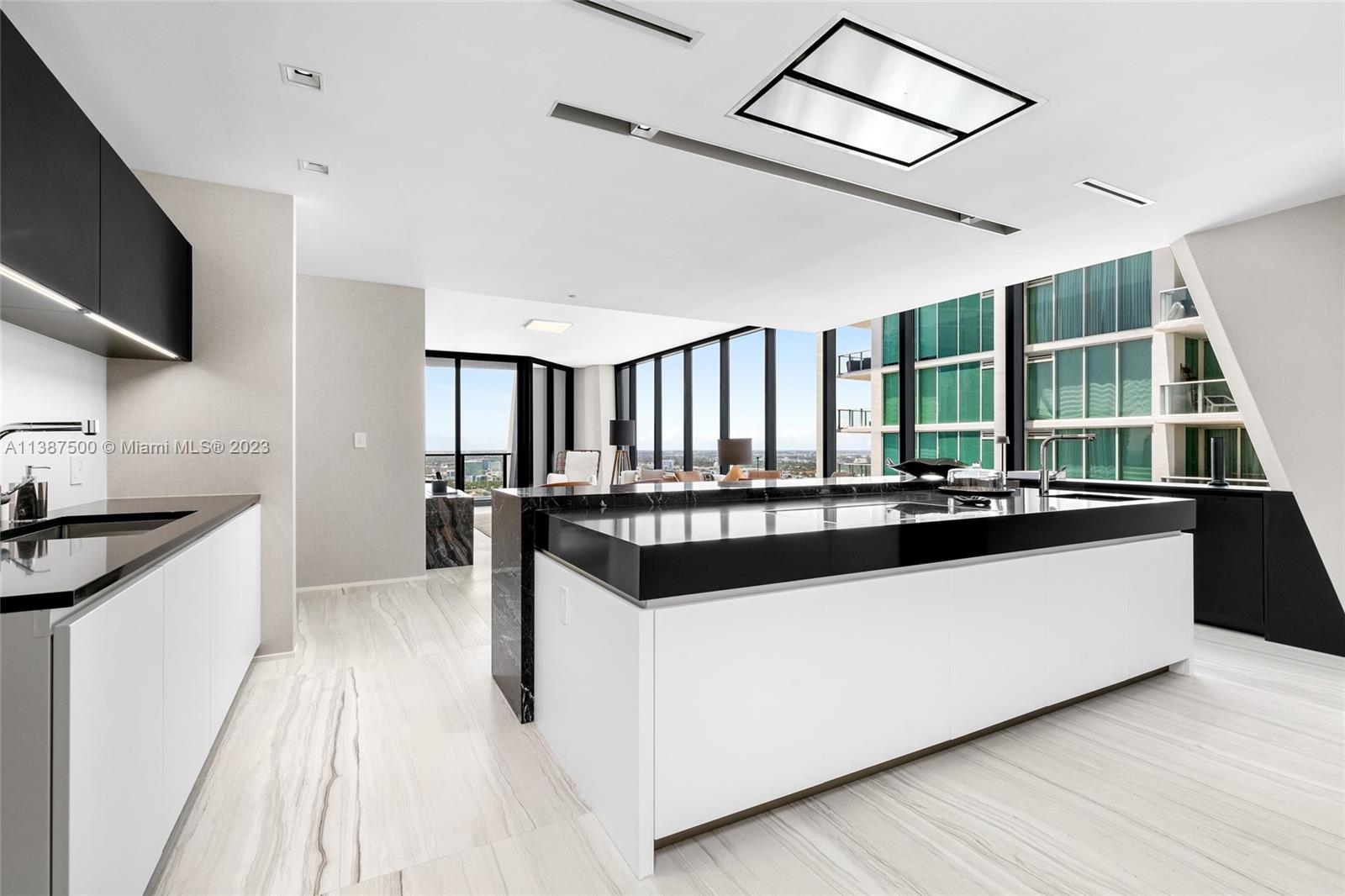 ONE THOUSAND MUSEUM CONDO - Residential