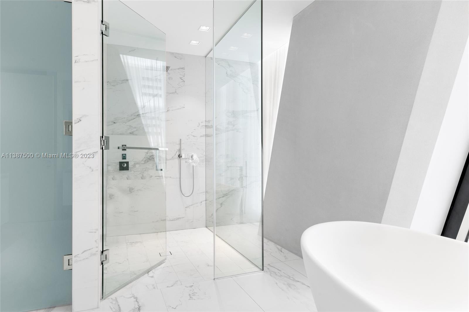 ONE THOUSAND MUSEUM CONDO - Residential