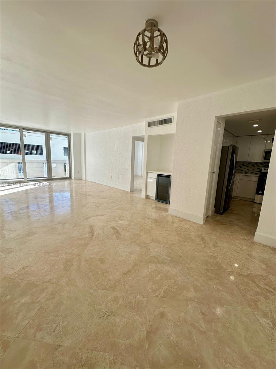 Photo 1 of 800 West Ave 510, Miami Beach, Florida, $439,000, Web #: 11697620