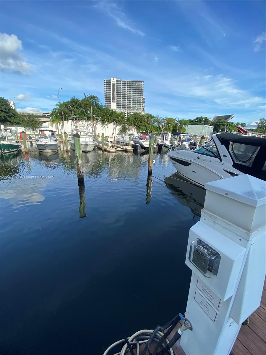 RIVER RUN YACHT CLUB COND. - Land