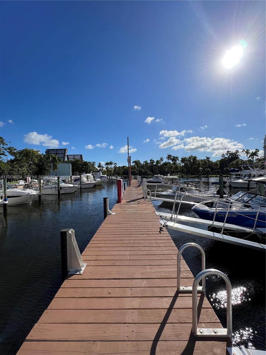 RIVER RUN YACHT CLUB COND. - Land