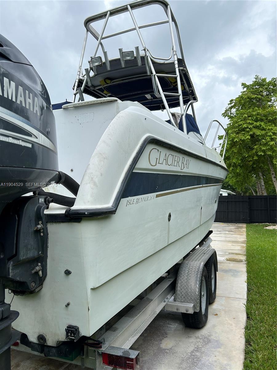 RIVER RUN YACHT CLUB COND. - Land