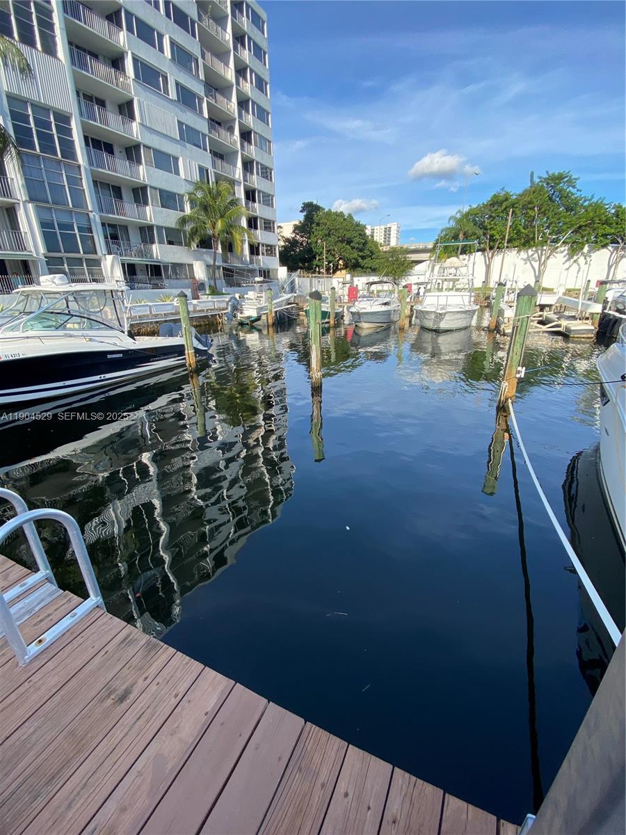 RIVER RUN YACHT CLUB COND. - Land