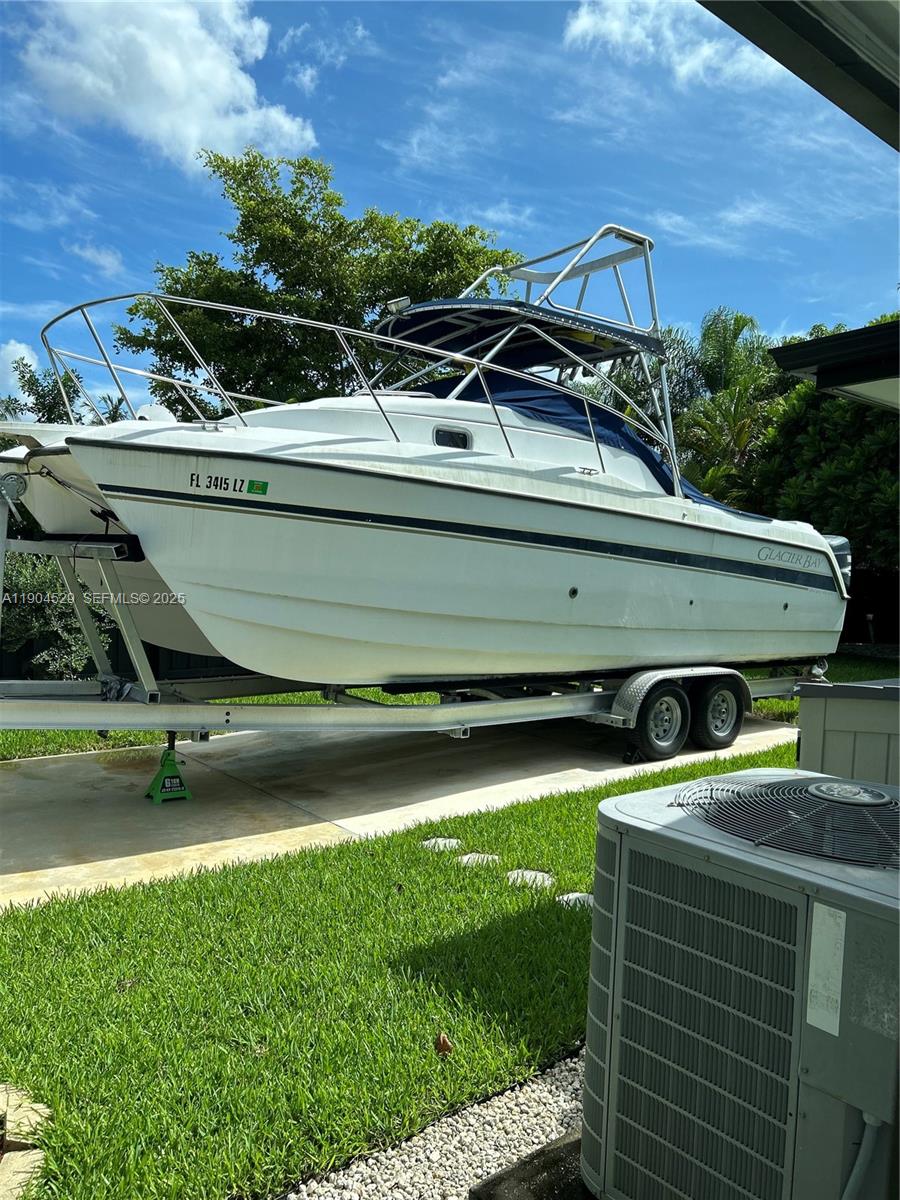 RIVER RUN YACHT CLUB COND. - Land