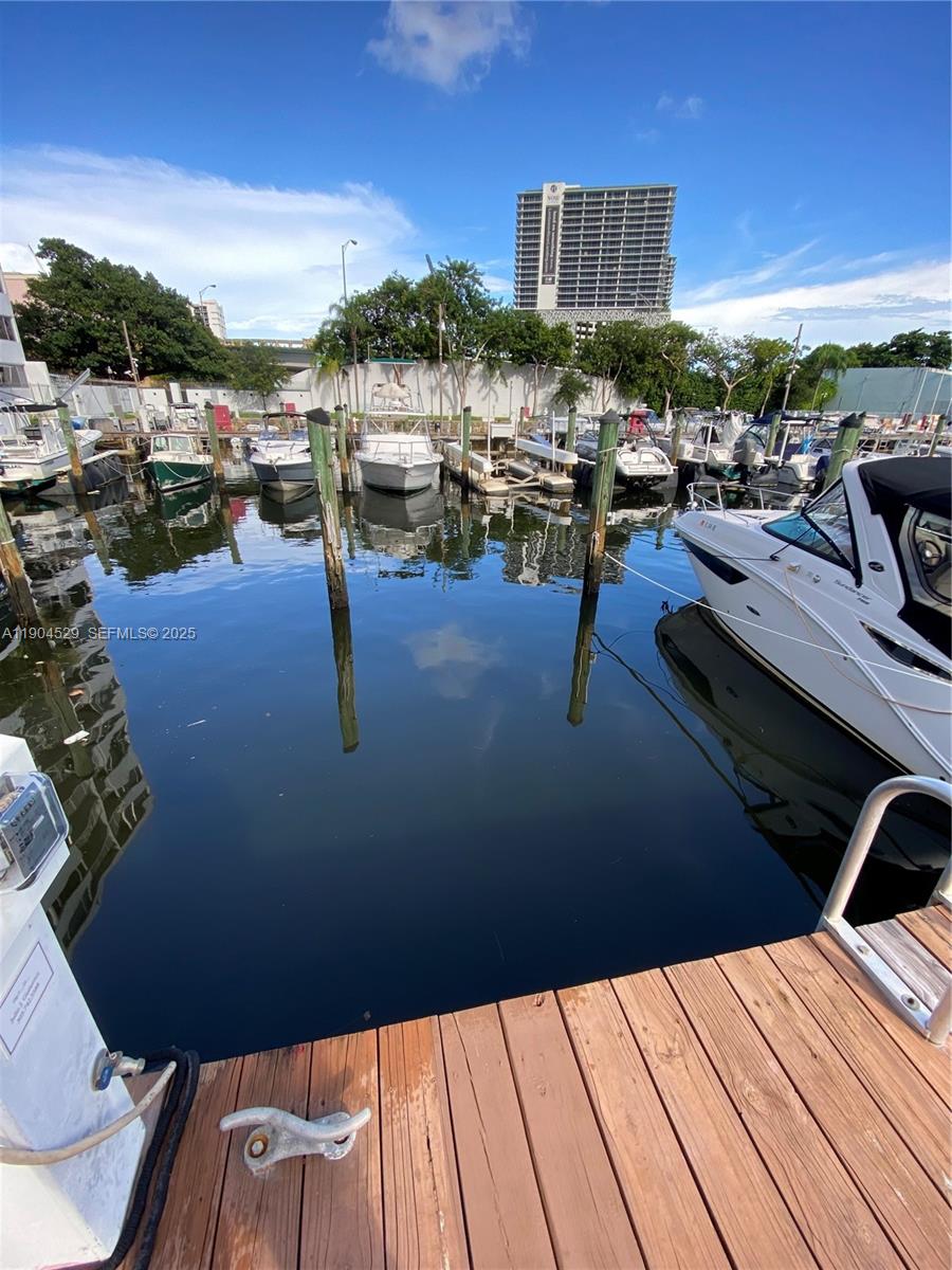 RIVER RUN YACHT CLUB COND. - Land