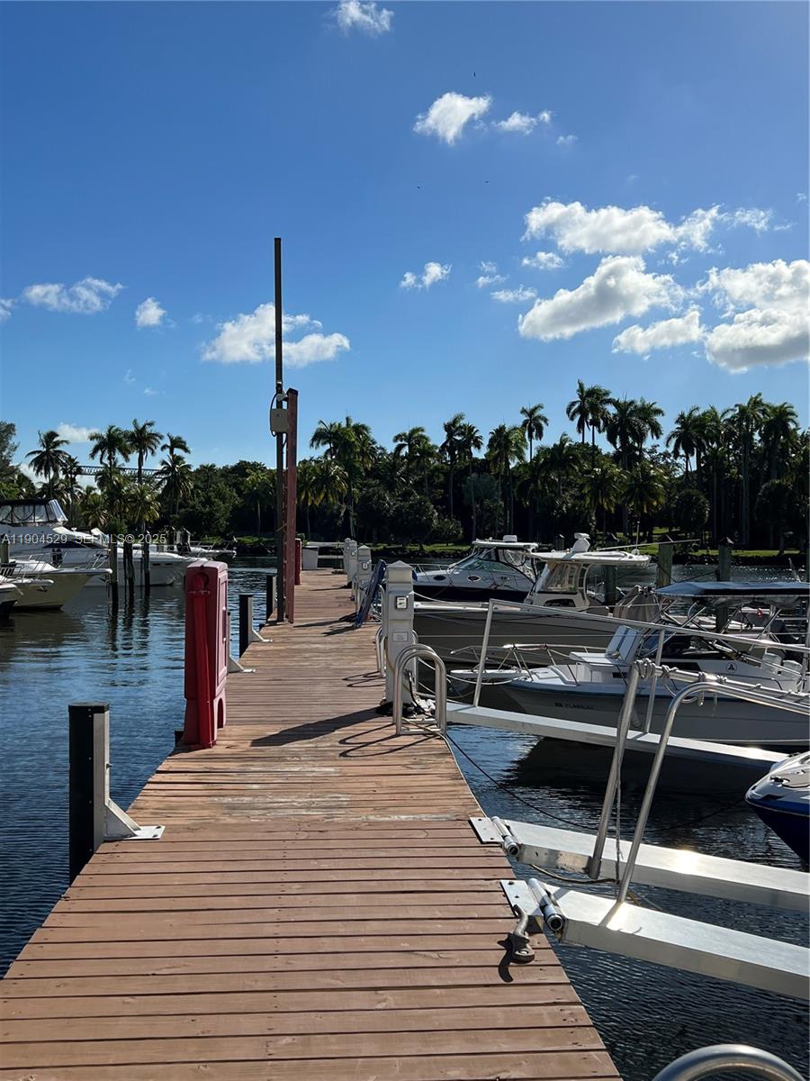 RIVER RUN YACHT CLUB COND. - Land