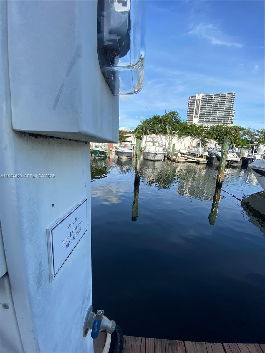 RIVER RUN YACHT CLUB COND. - Land