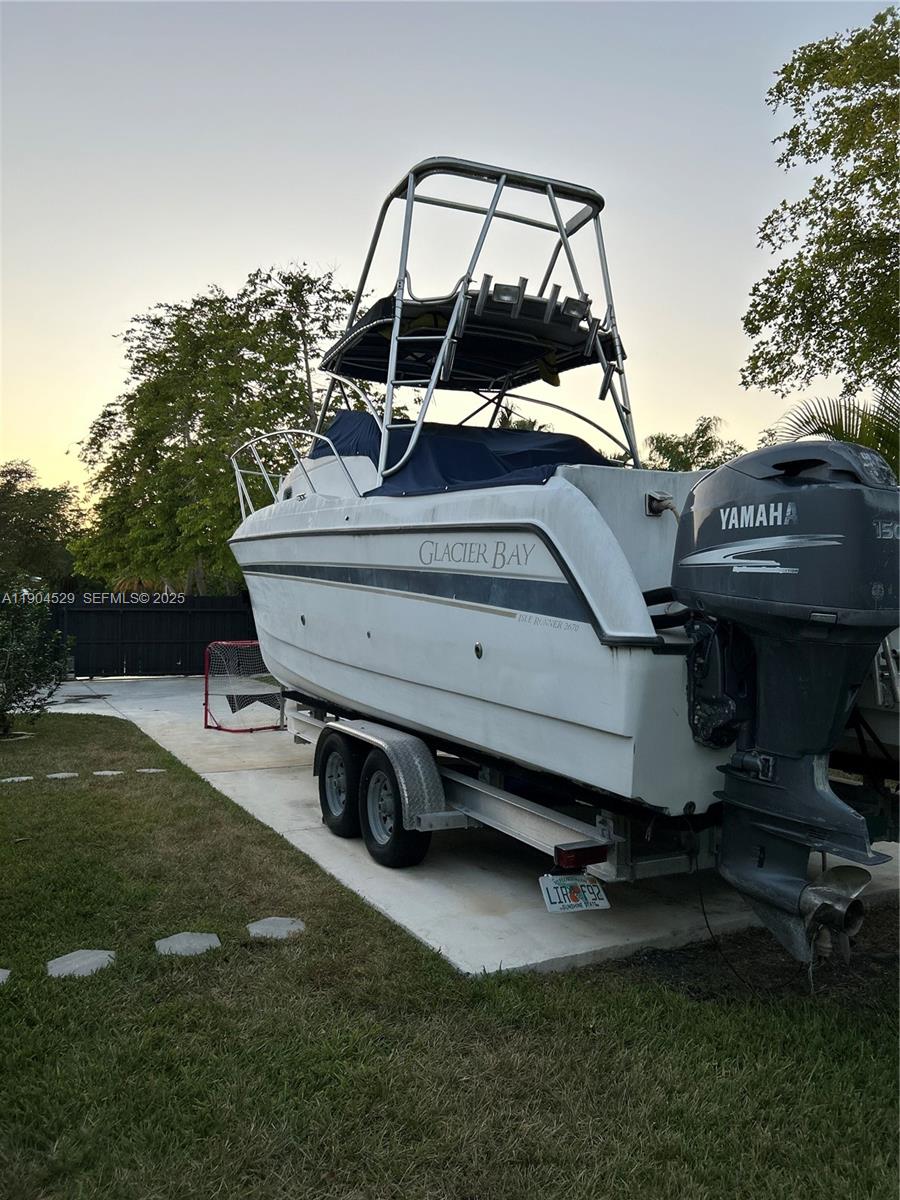 RIVER RUN YACHT CLUB COND. - Land