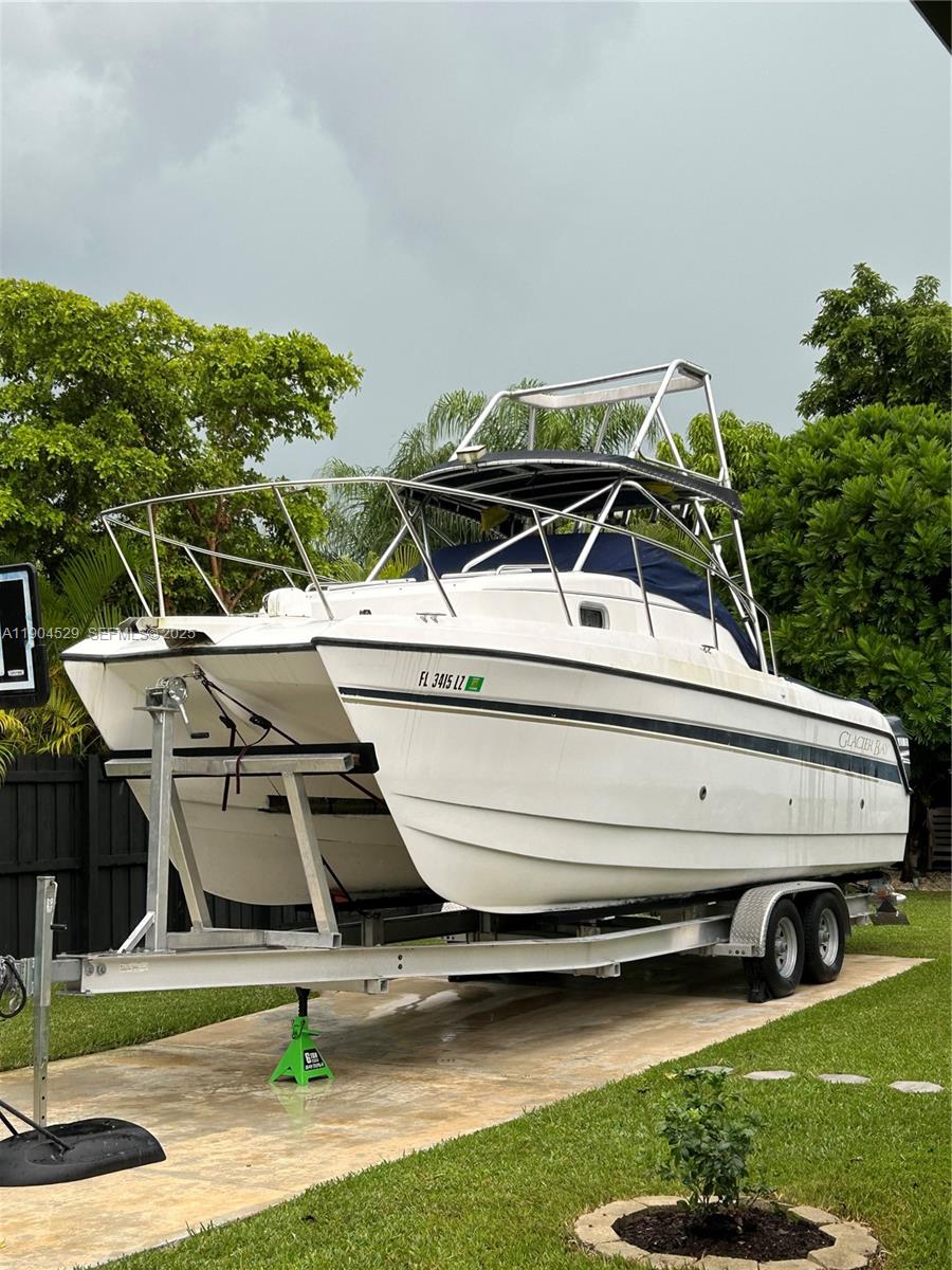 RIVER RUN YACHT CLUB COND. - Land