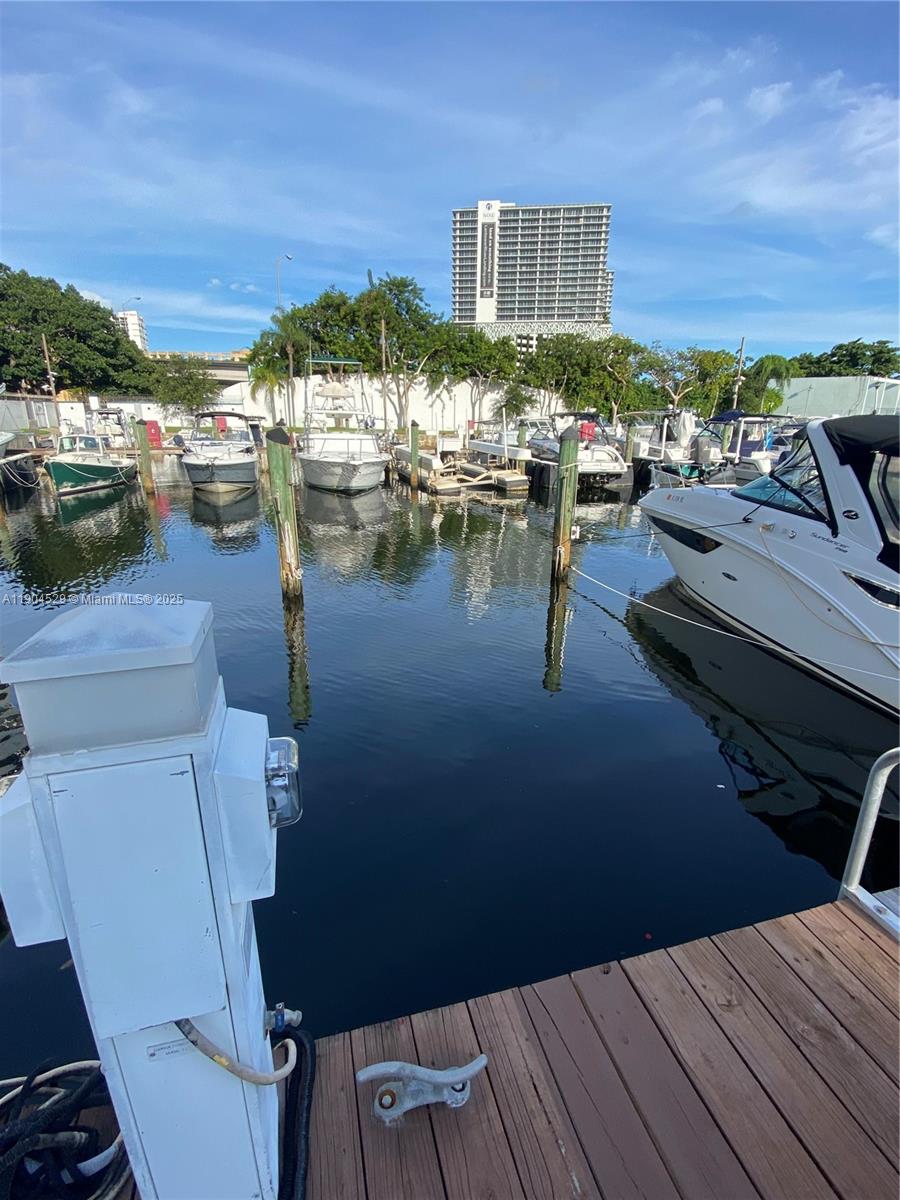 RIVER RUN YACHT CLUB COND. - Land