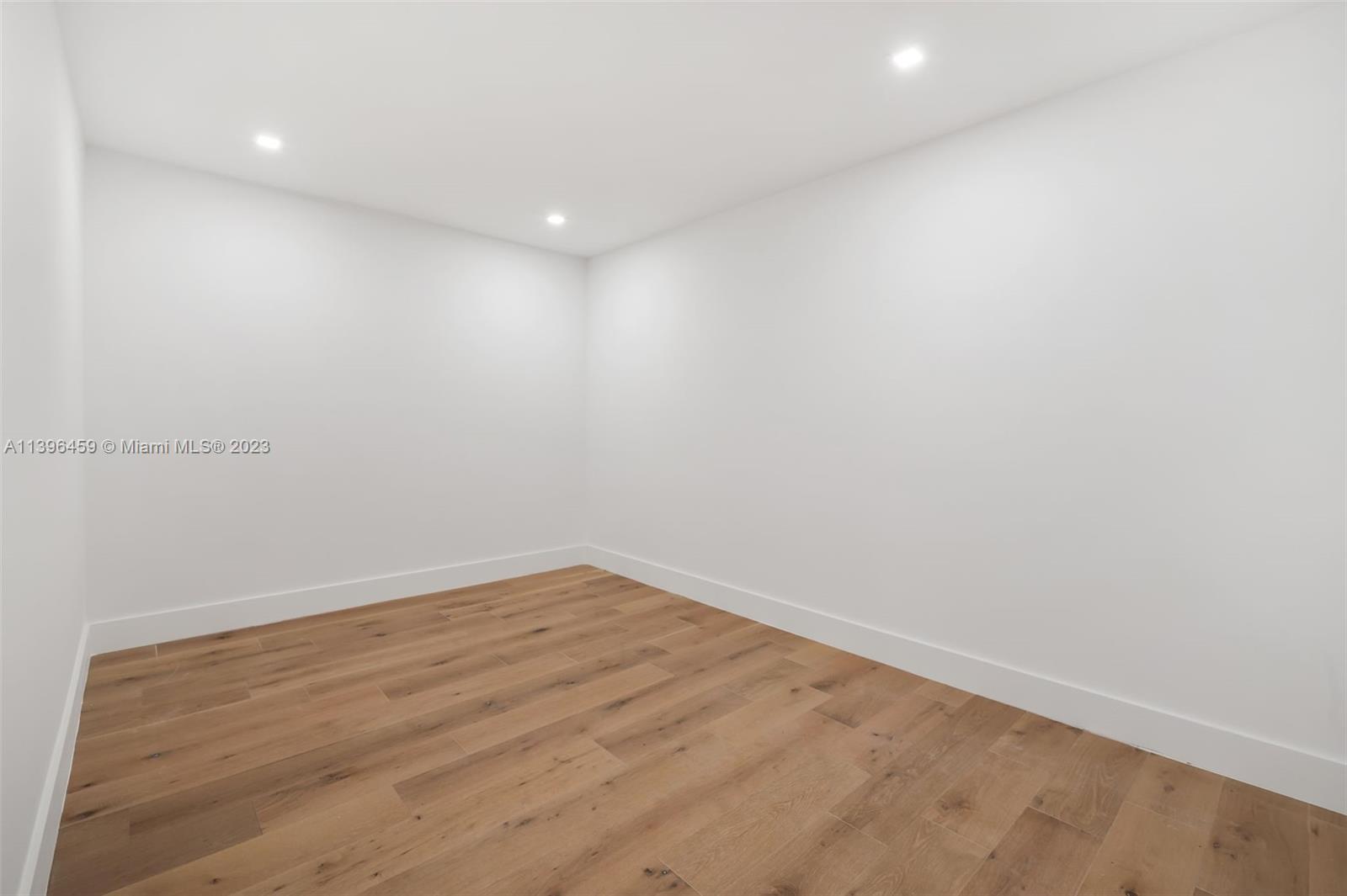 COCO GROVE - Residential