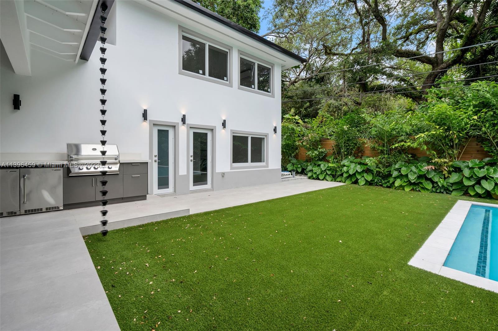 COCO GROVE - Residential