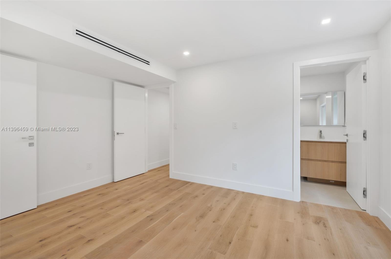 COCO GROVE - Residential