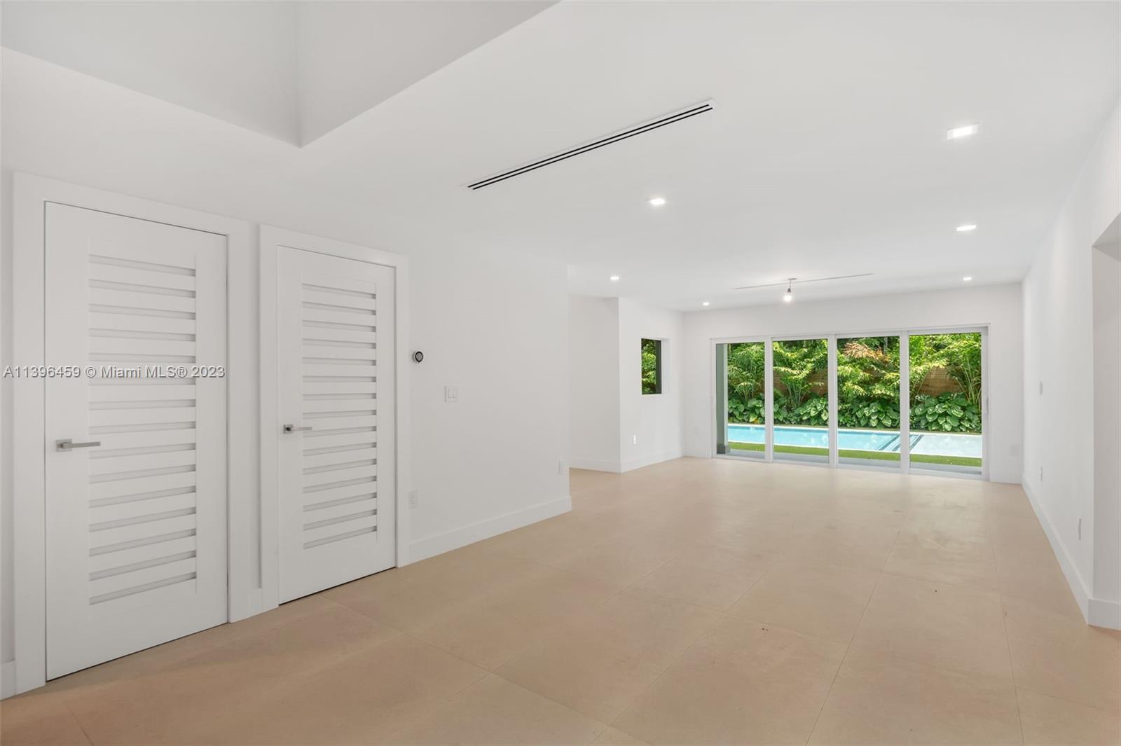 COCO GROVE - Residential