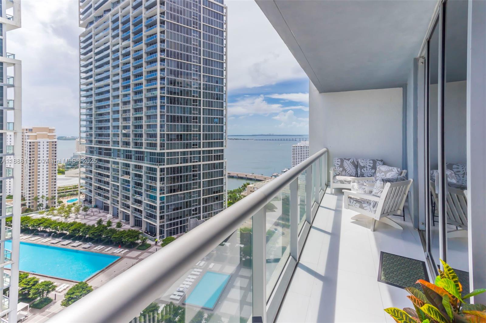 ICON BRICKELL CONDO NO 3 - Residential