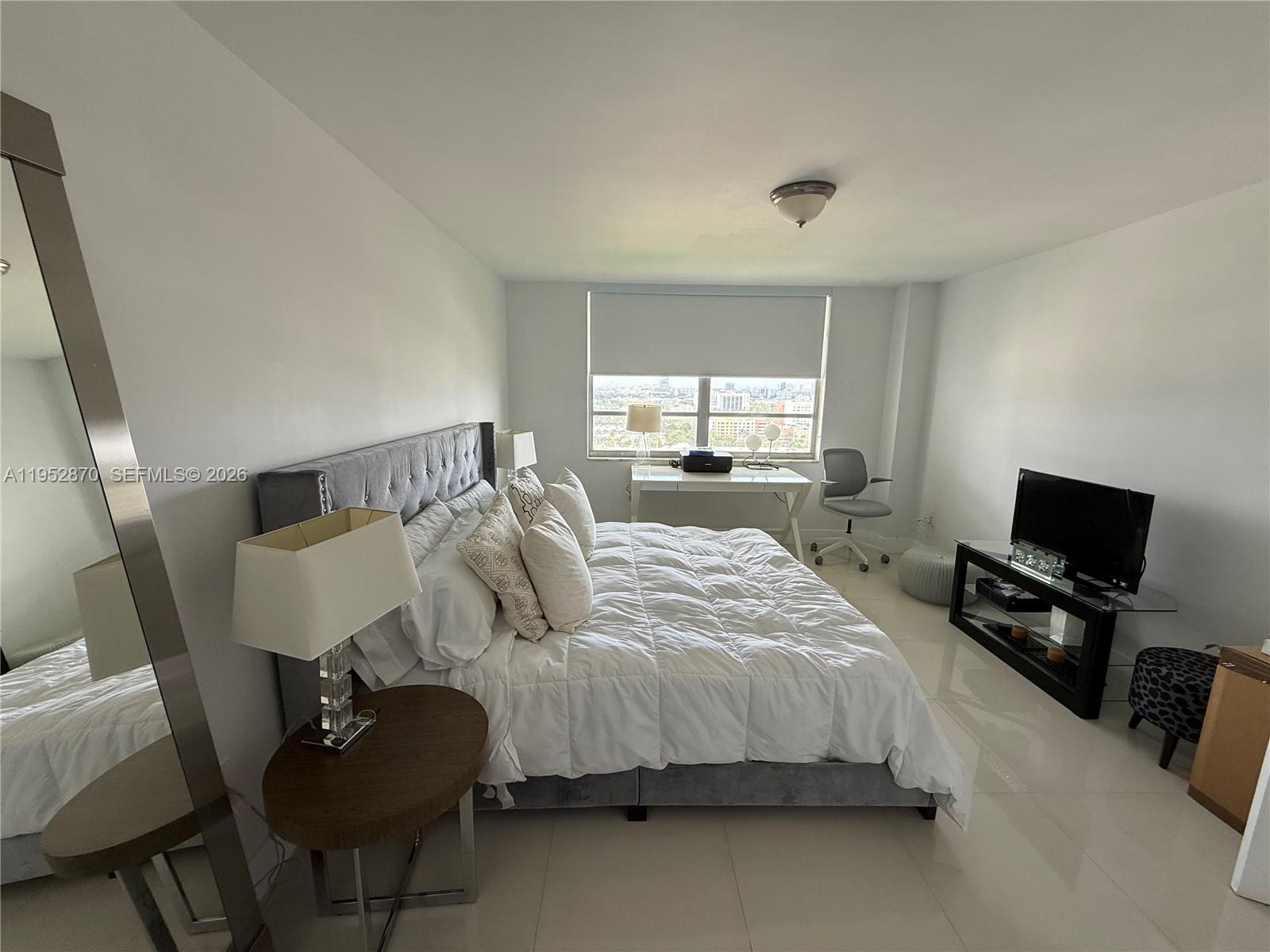 COMMODORE PLAZA CONDO - Residential