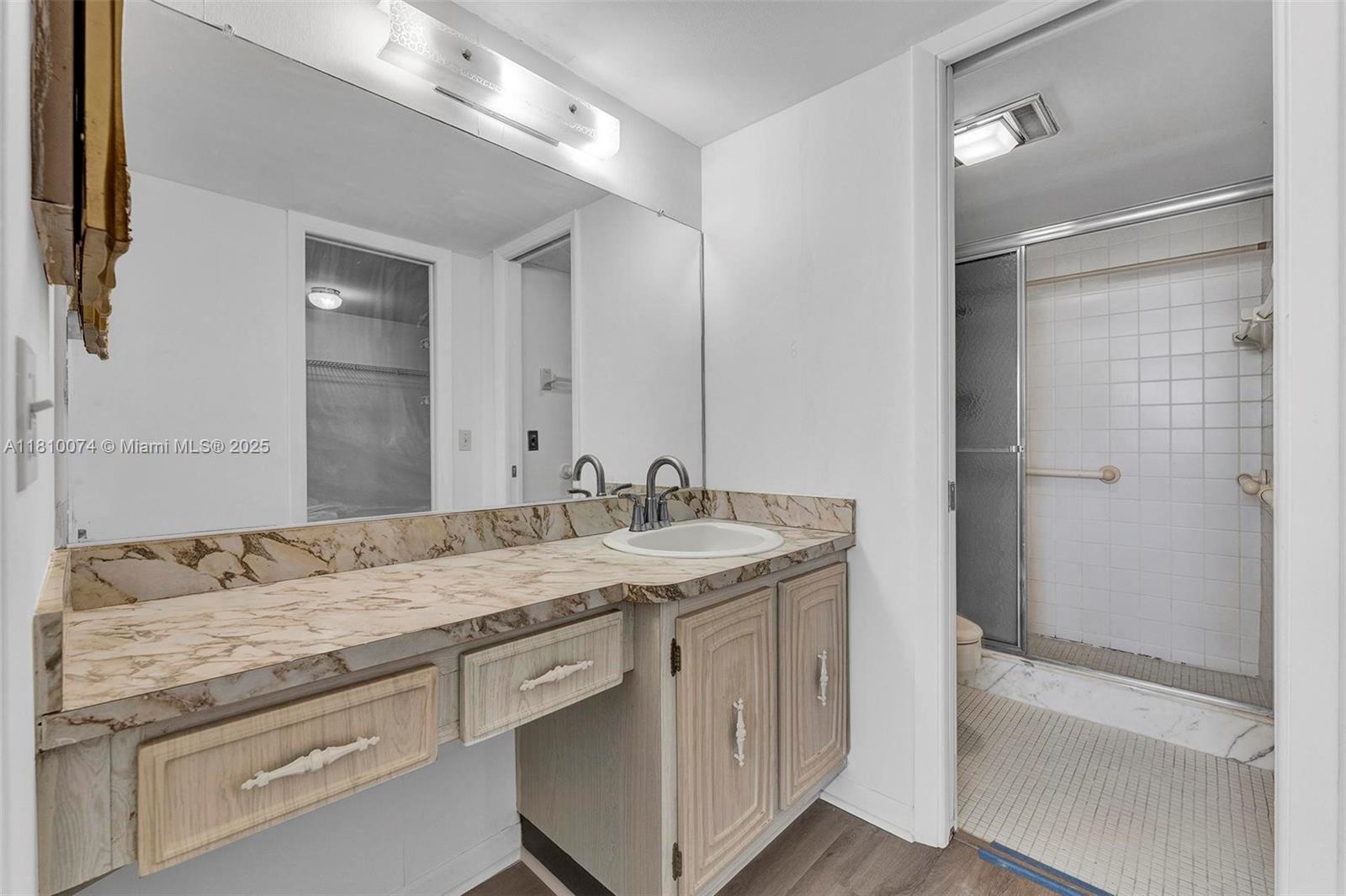 TROPIC BAY CONDO - Residential