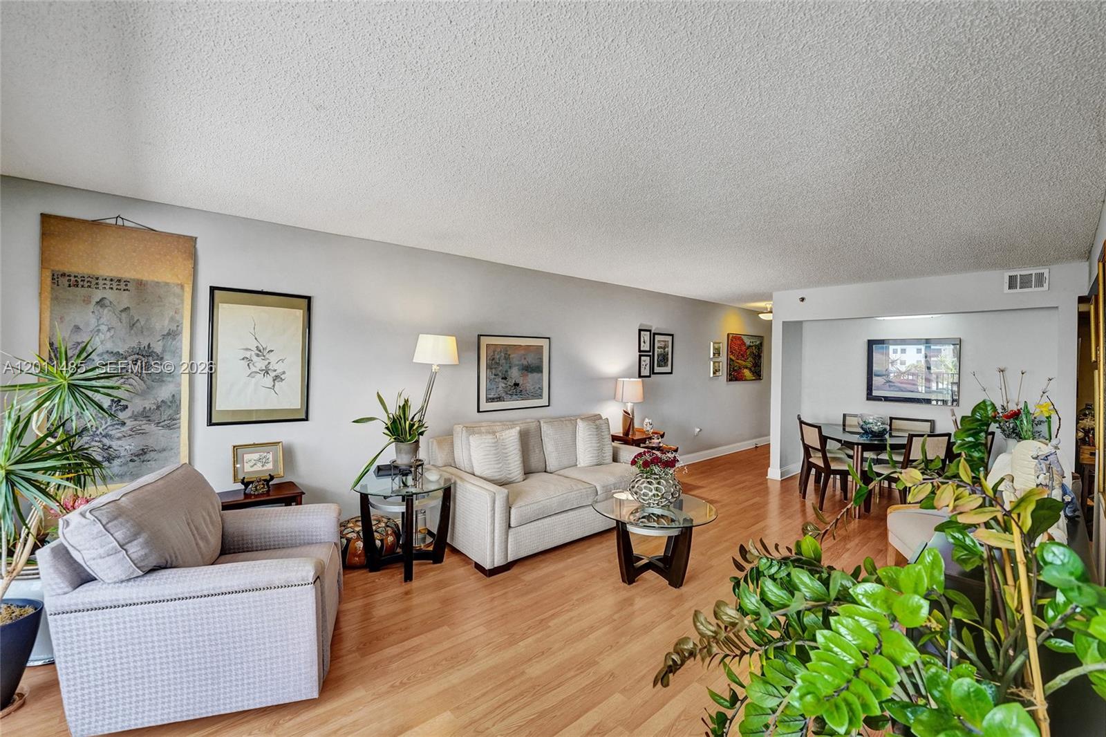 SUMMIT CONDO - Residential