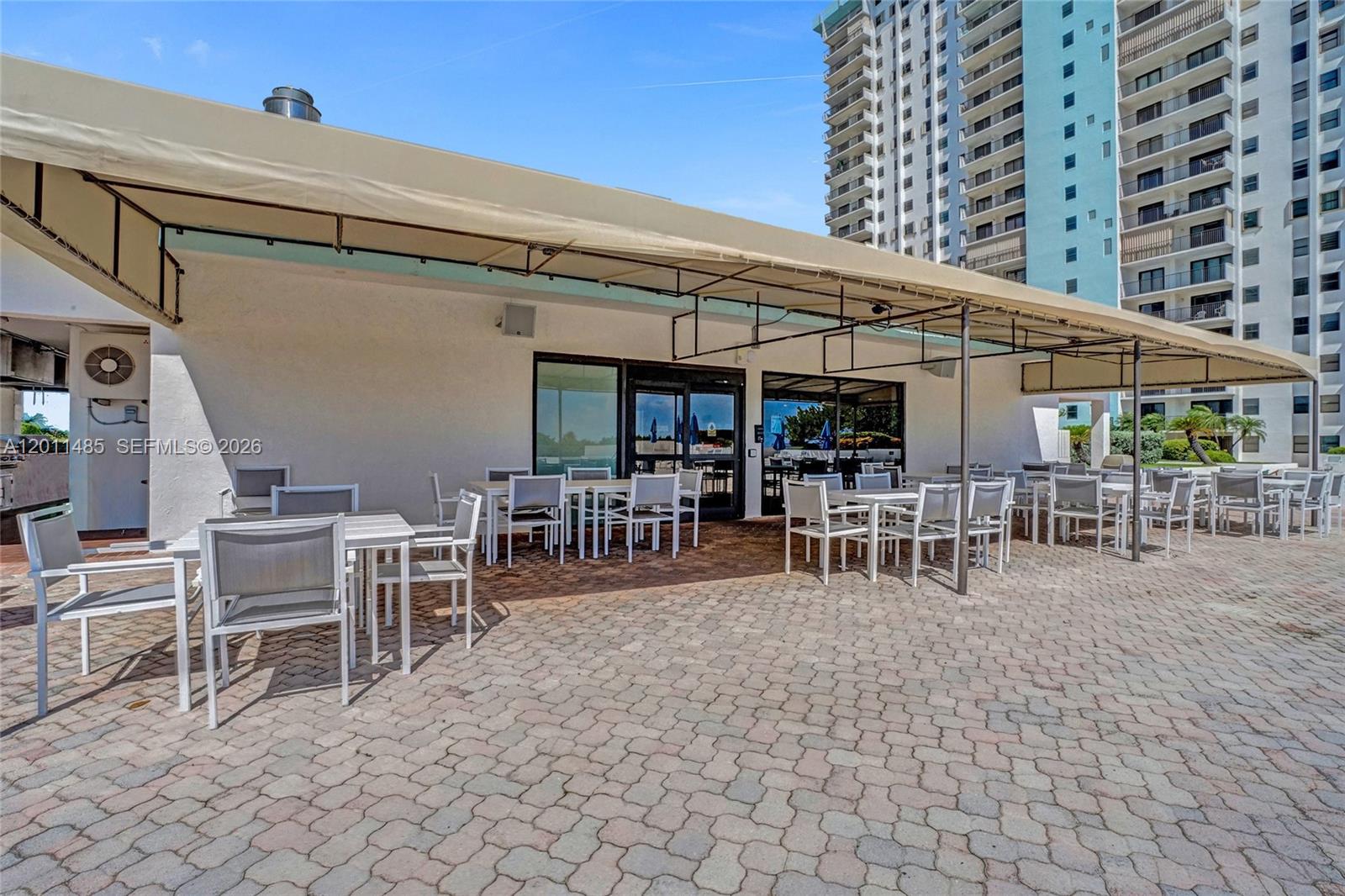 SUMMIT CONDO - Residential