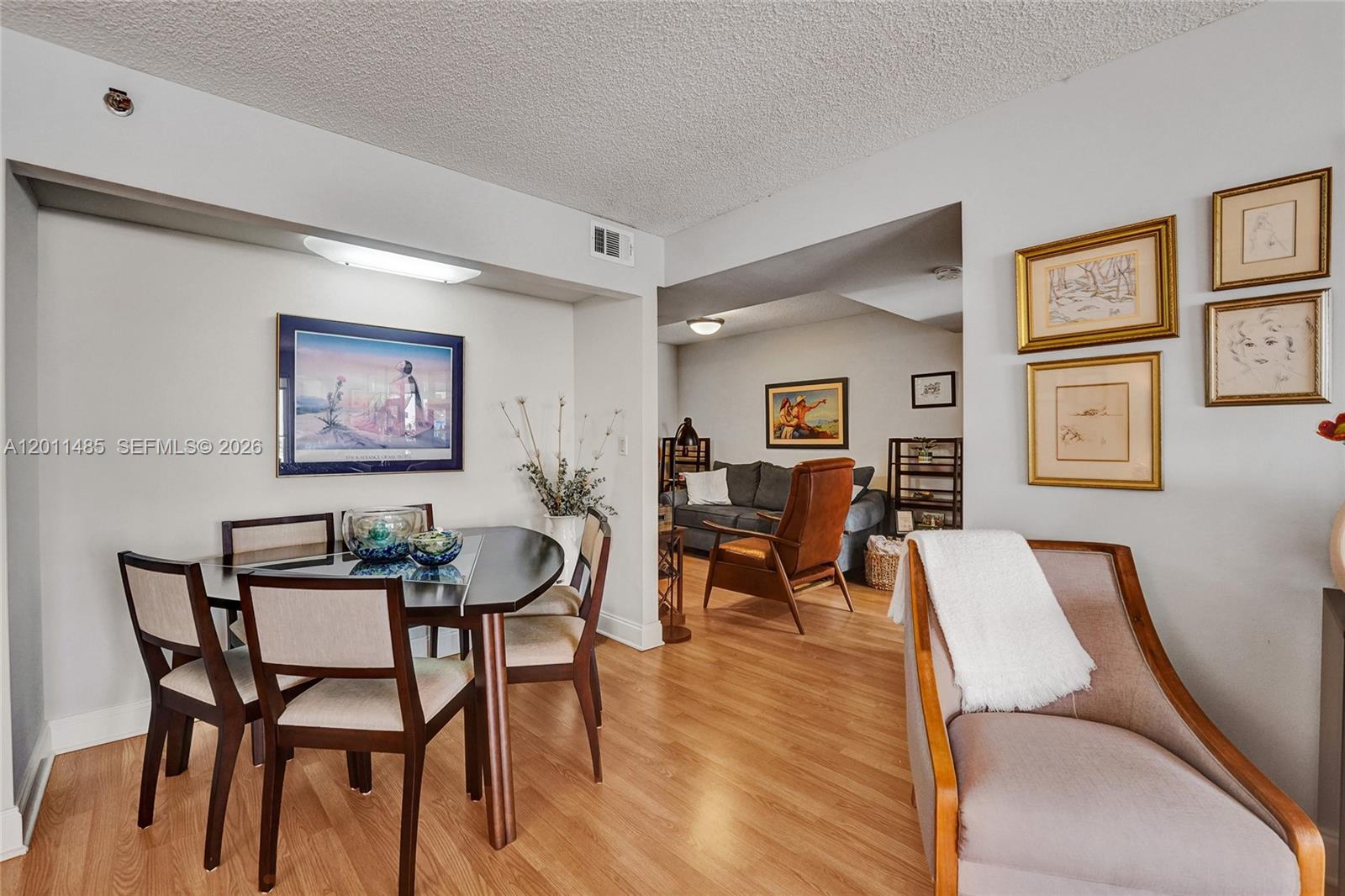 SUMMIT CONDO - Residential