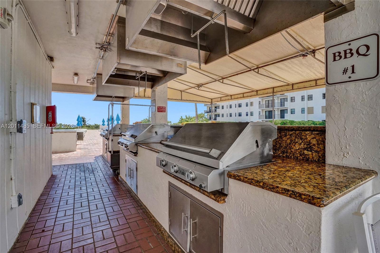 SUMMIT CONDO - Residential