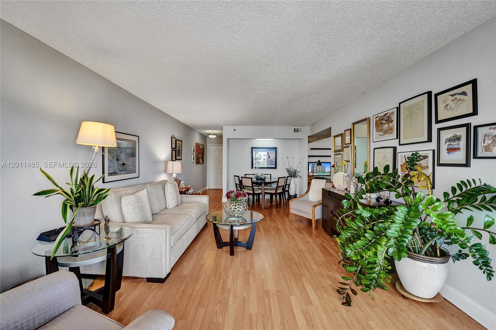 SUMMIT CONDO - Residential