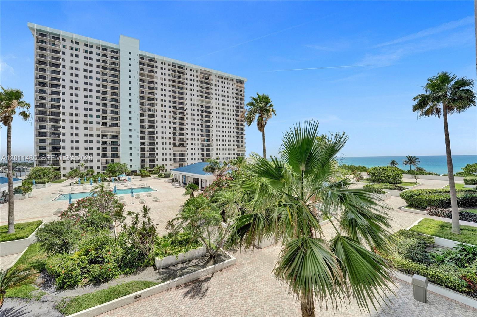 SUMMIT CONDO - Residential