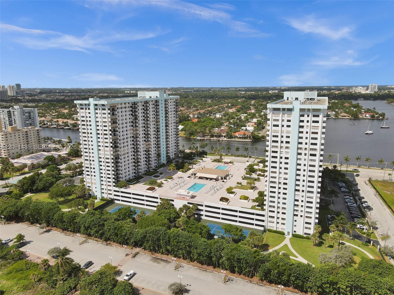 SUMMIT CONDO - Residential