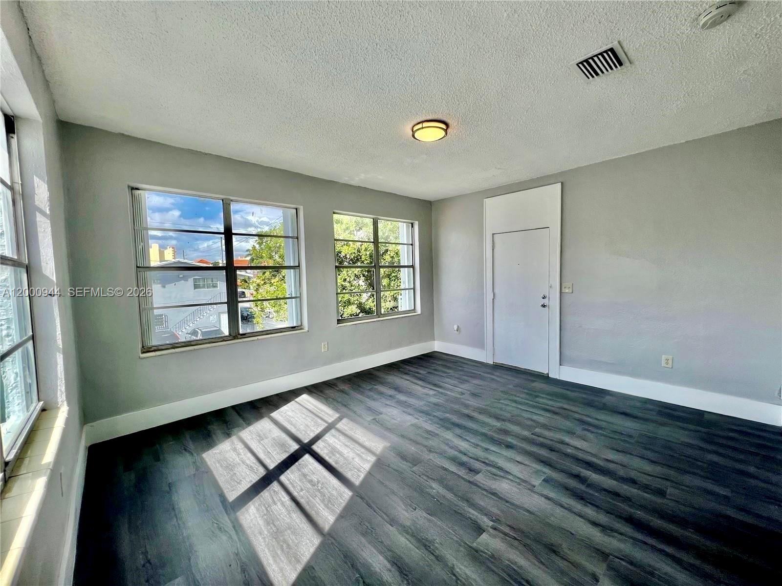 LAWRENCE ESTATE EAST ADDN - Residential Lease