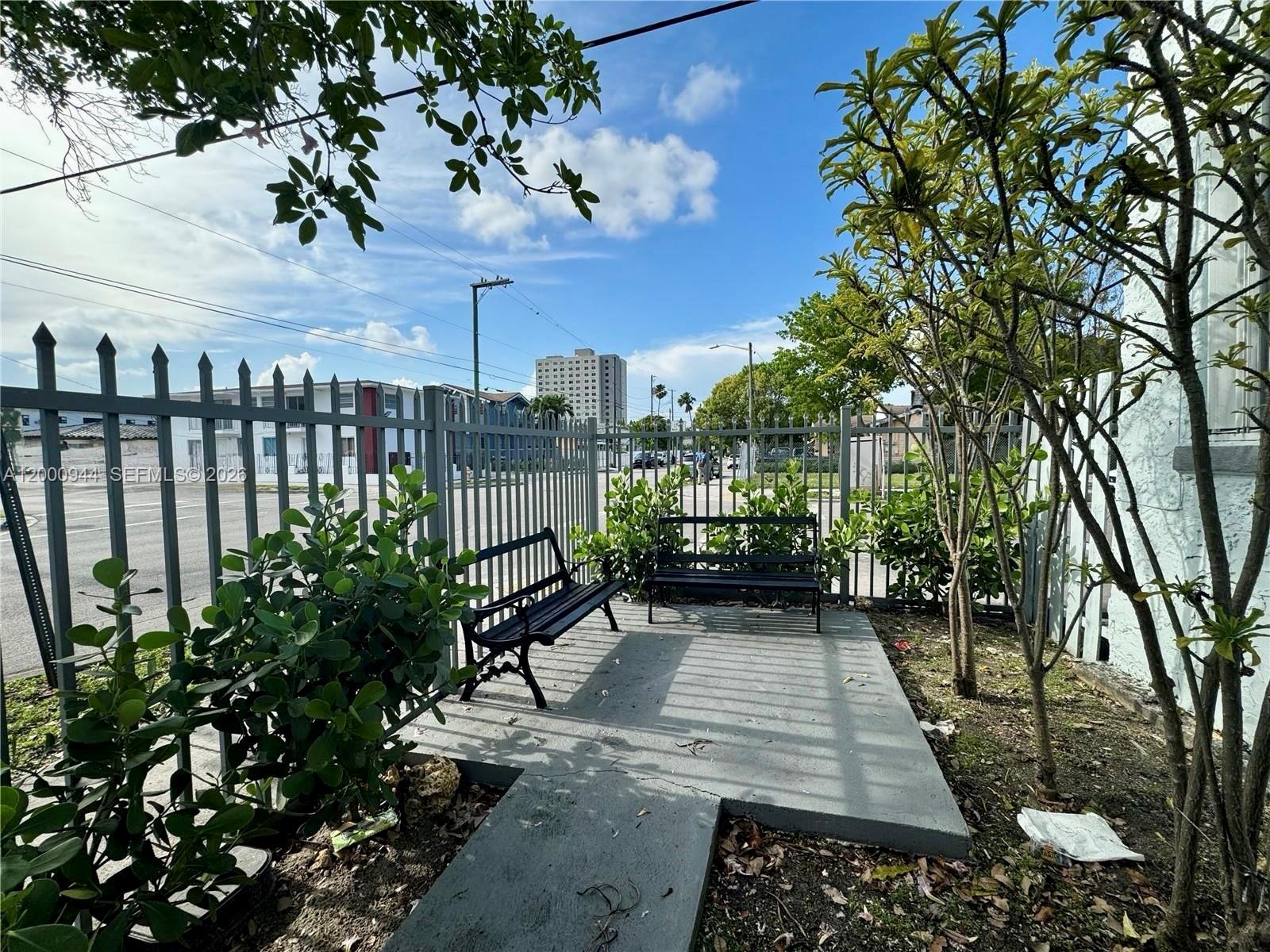 LAWRENCE ESTATE EAST ADDN - Residential Lease