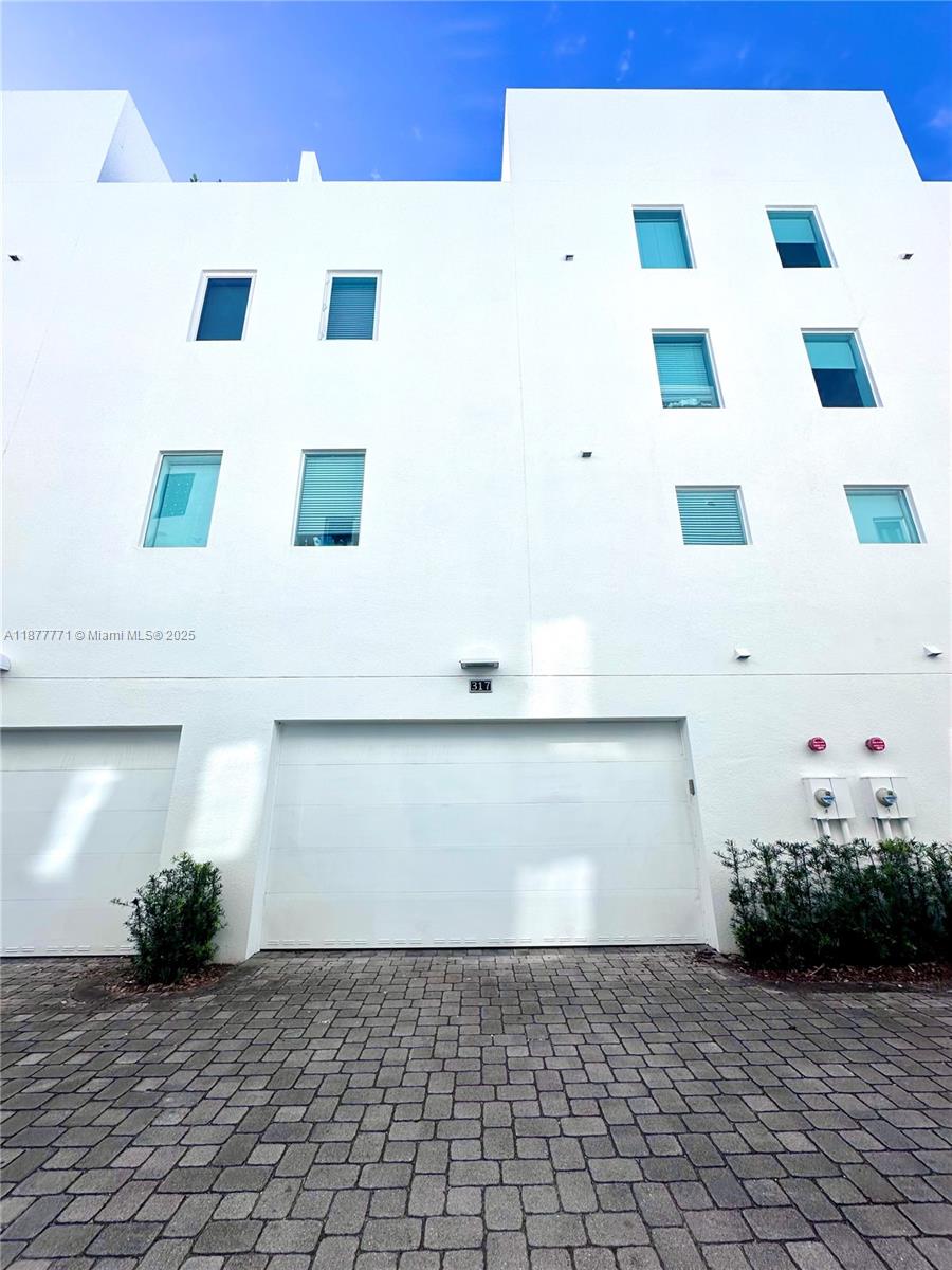 Experience modern luxury living in this stunning 3-bedroom, 3.5-bath townhouse in the heart of Fort Lauderdale. Spanning 1,794 square feet, this home boasts high-end construction, a thoughtfully designed layout for privacy and functionality, and an abundance of natural light throughout.
The showstopper? A private rooftop terrace with a hot tub, where you can relax and take in views of downtown Fort Lauderdale views. The home’s quality craftsmanship stands out, offering a level of construction rarely seen today.
This is a rare opportunity to own a move-in-ready, high-end townhouse in a prime location. Schedule your private tour today!