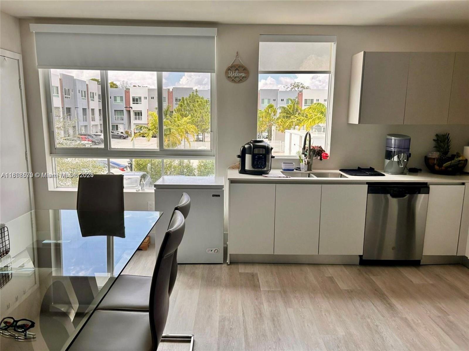 View photos, virtual tours, details... 2561 NE 193rd St 1201