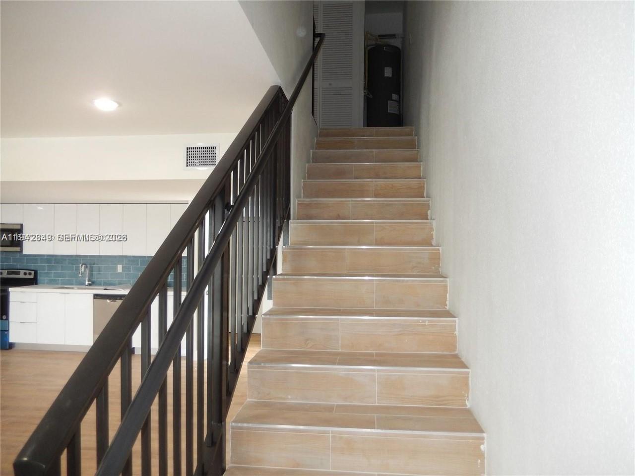 PERRINE INDUSTRIAL SUB - Residential Lease