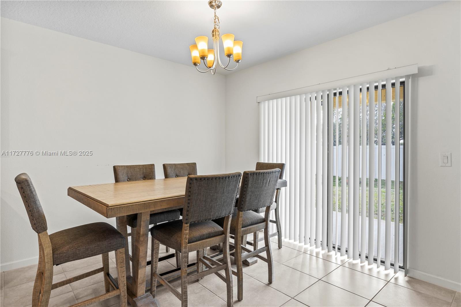 6103 NW Regent St, Port St. Lucie, FL, 34983/$341,900 3 6103 NW Regent St