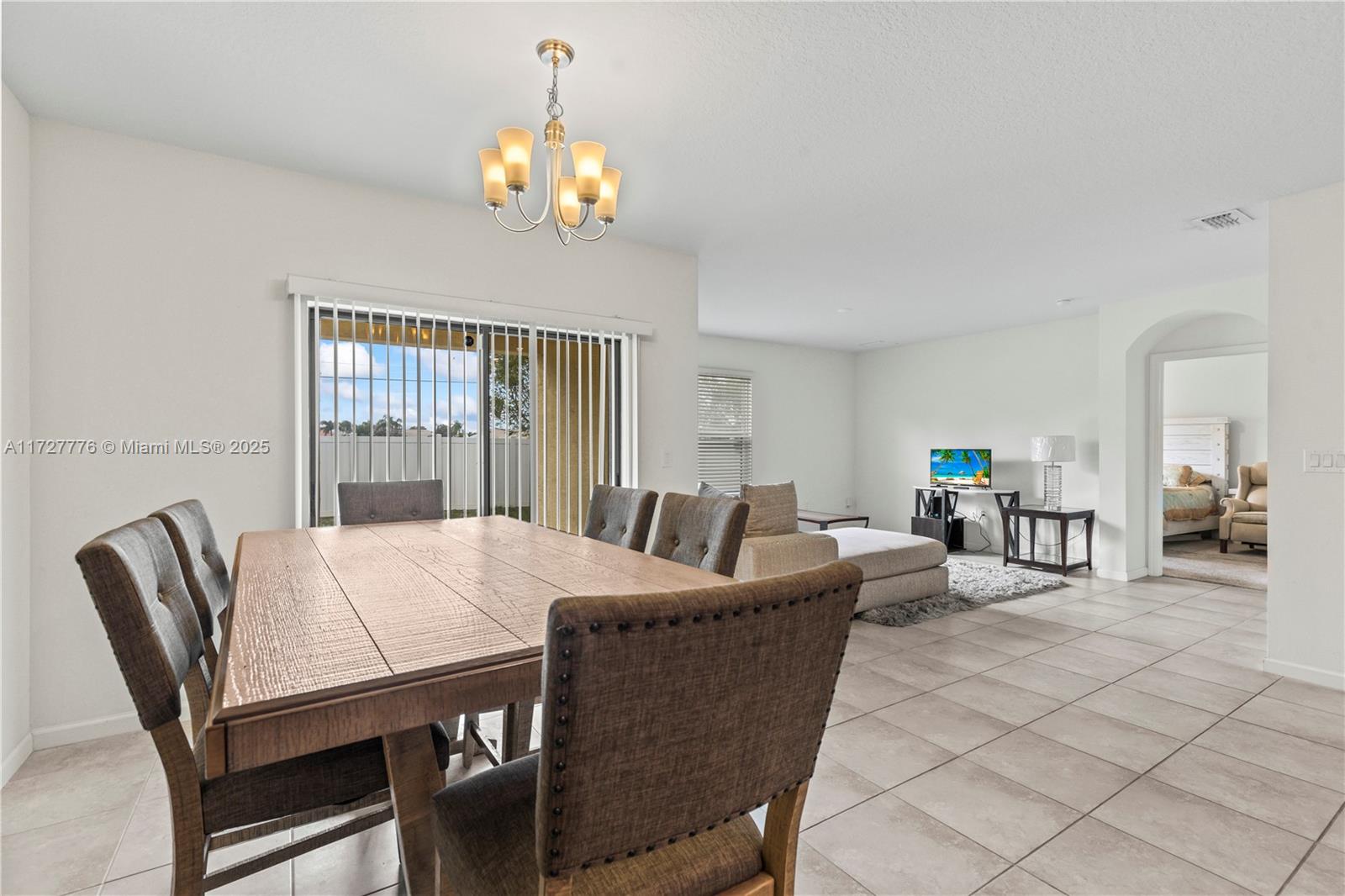6103 NW Regent St, Port St. Lucie, FL, 34983/$341,900 4 6103 NW Regent St