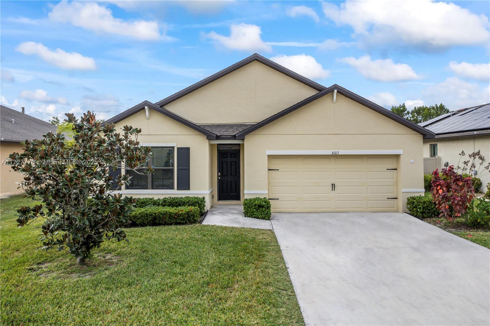 6103 NW Regent St, Port St. Lucie, FL, 34983/$341,900 1 6103 NW Regent St