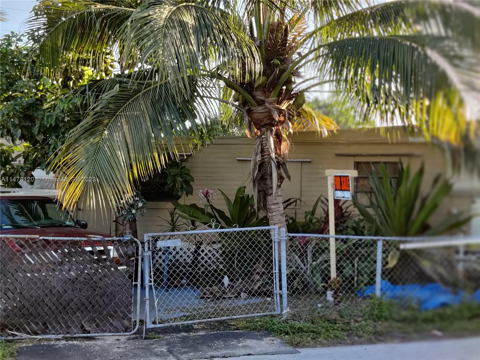 TRAILER   CITY - Land