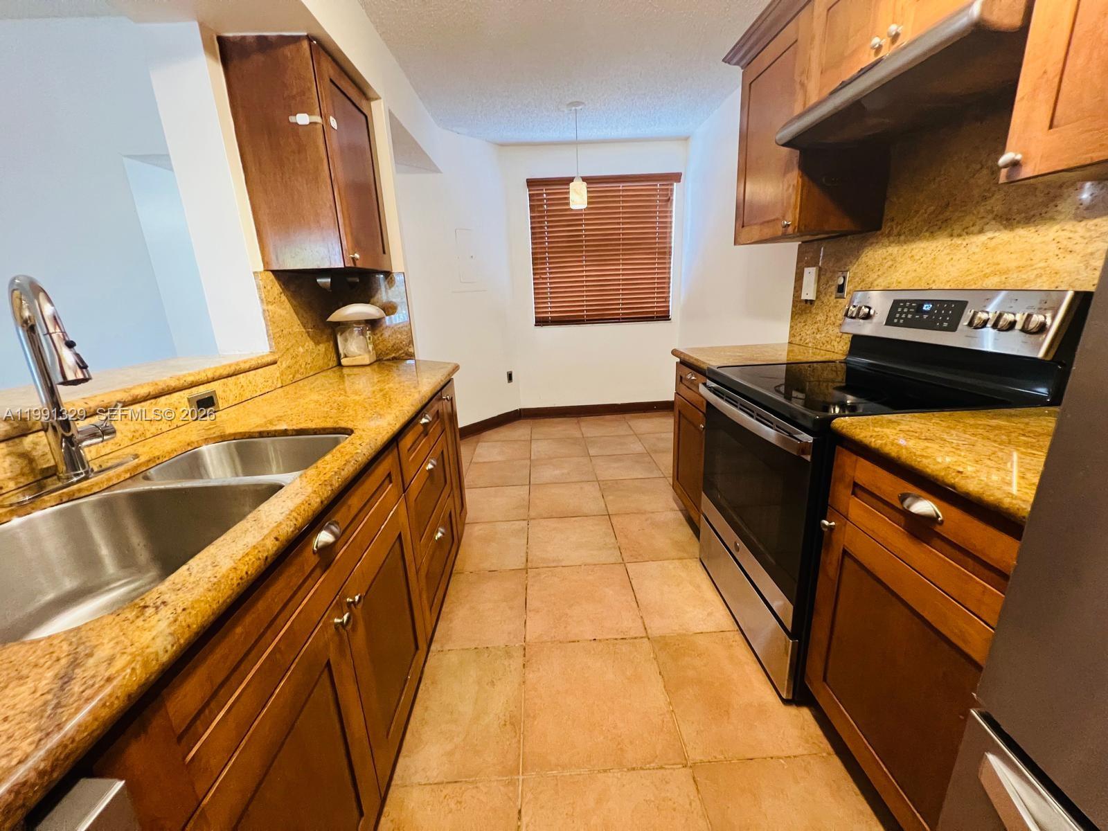 THE GREENS AT DORAL CONDO - Residential