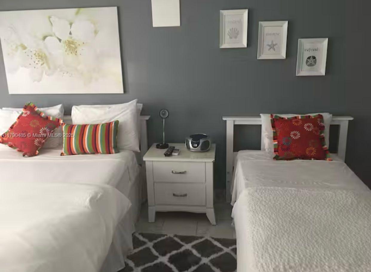 ROYAL SOUTH BEACH CONDO - Residential