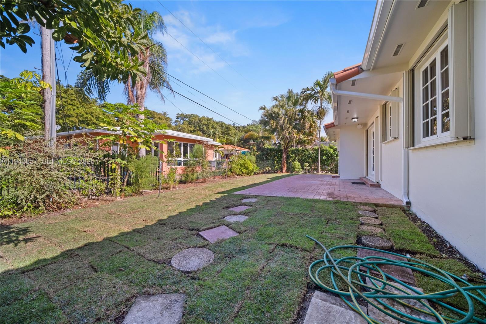 COCONUT GROVE SEC 1-CORAL - Residential Lease
