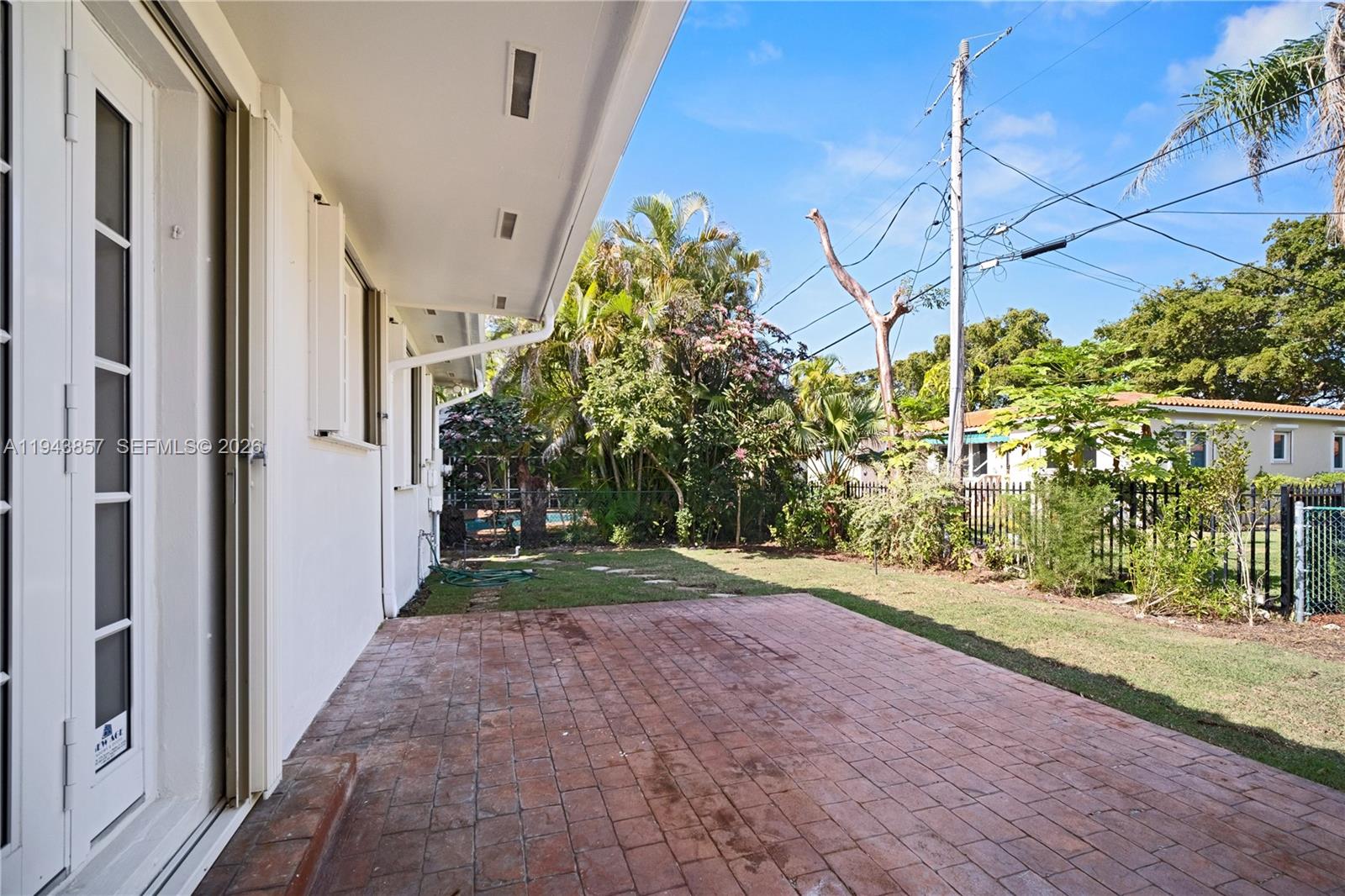 COCONUT GROVE SEC 1-CORAL - Residential Lease