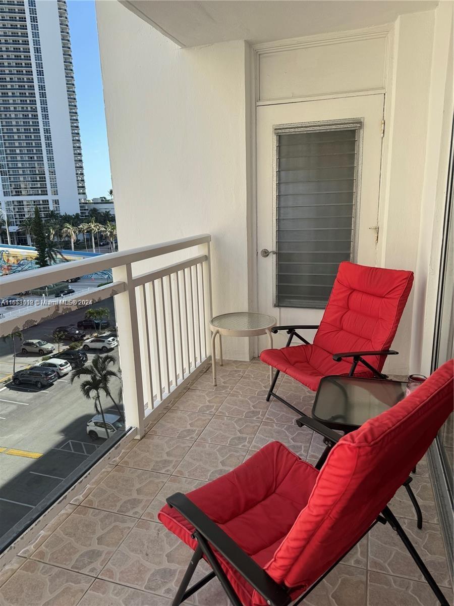 PLAZA TOWERS SOUTH CONDO - Residential Lease