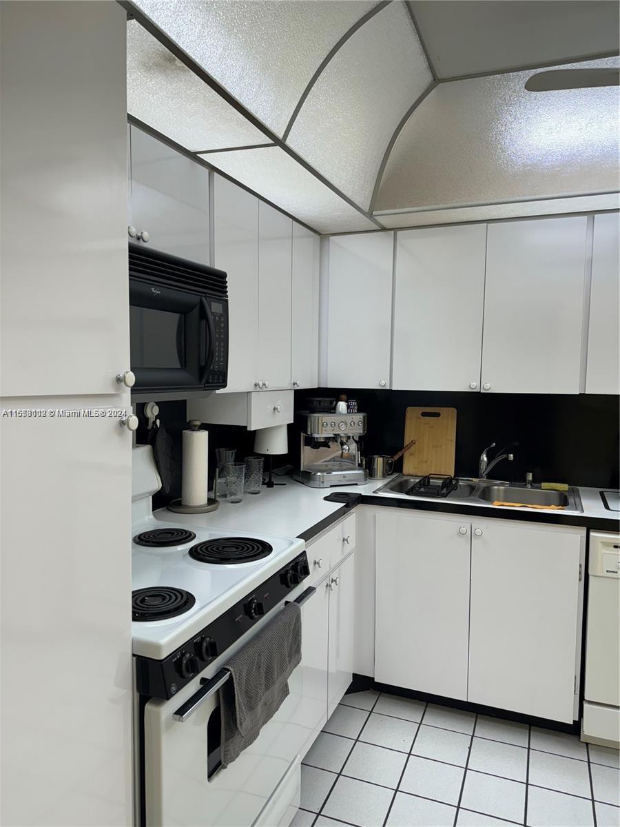 PLAZA TOWERS SOUTH CONDO - Residential Lease