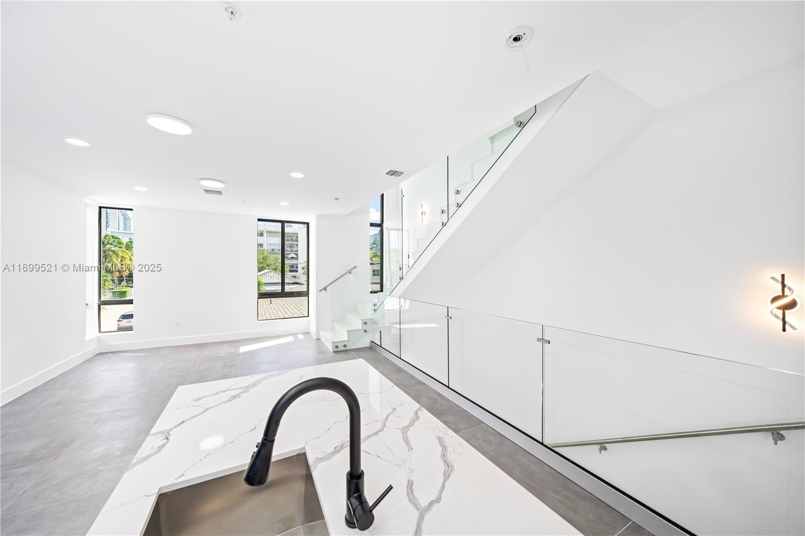 CITY OF MIAMI SOUTH - Residential Lease