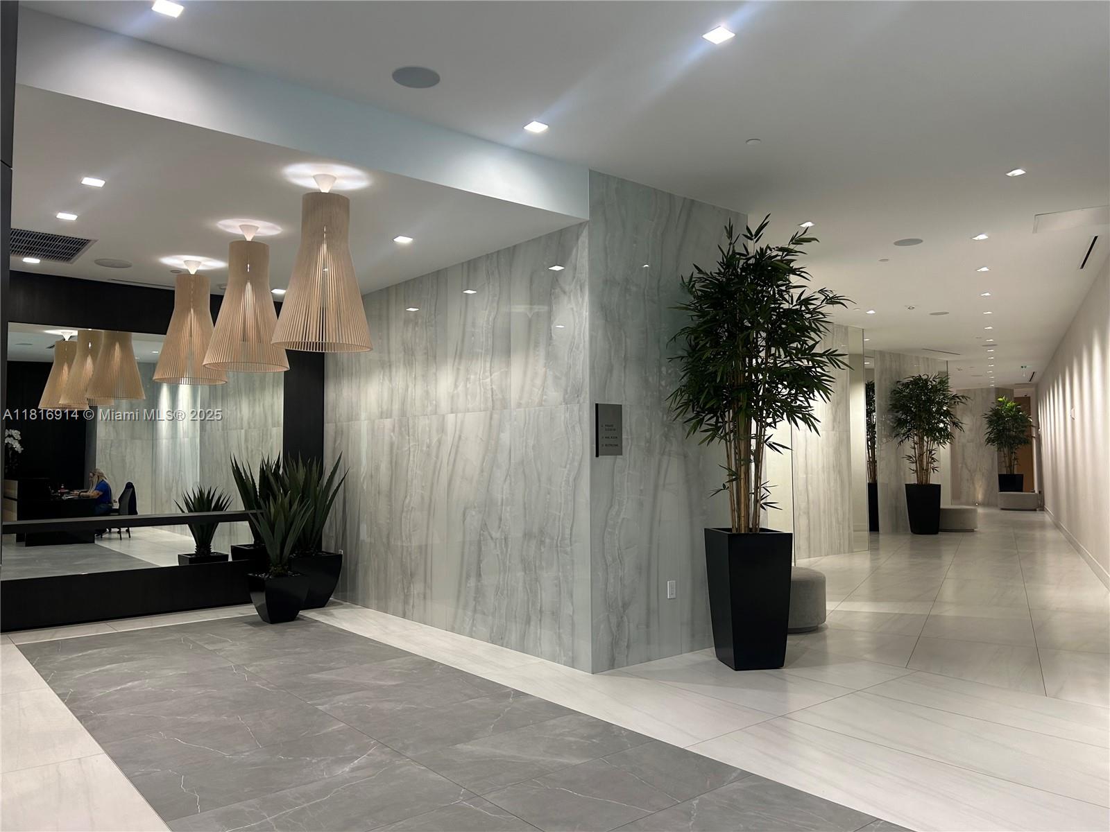 AURORA SUNNY ISLES - Residential