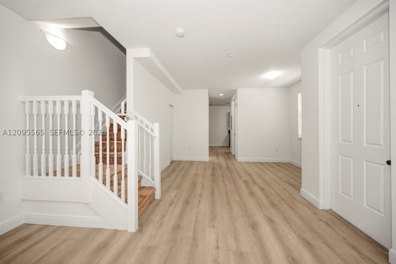341 SW 13th Ter 341